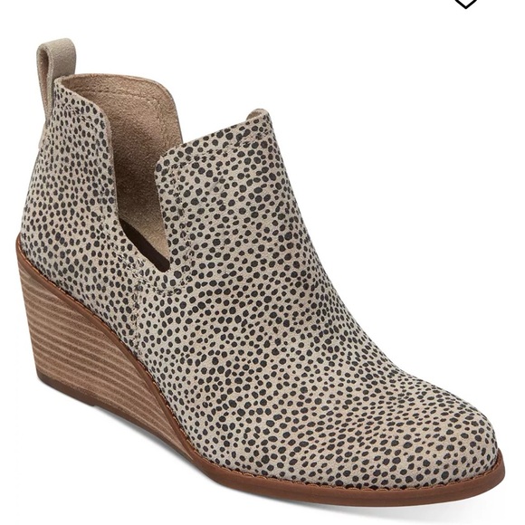 Toms Shoes - Toms Beige and Black Ankle Booties